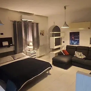 Deluxe Climatizzato Cucina Giardino Wifi Rent A Car Affittacamere